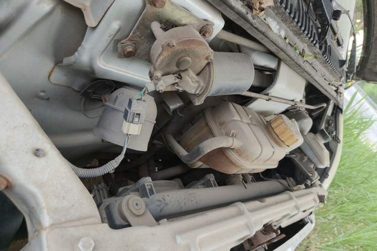 Used Wuling Rongguang 2011 1.2L Base Version Engine Bay Right