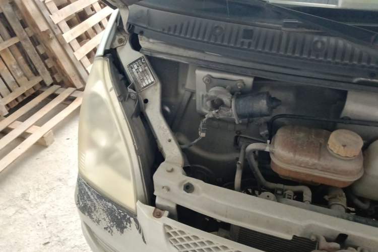 Used Wuling Rongguang 2011 1.2L Base Version Engine Bay Right