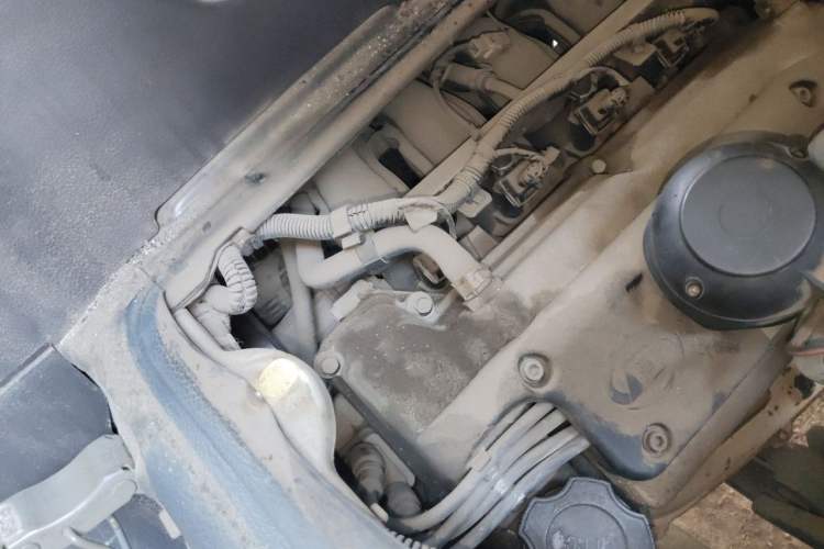 Used Wuling Rongguang 2011 1.2L Base Version Engine Bay Right