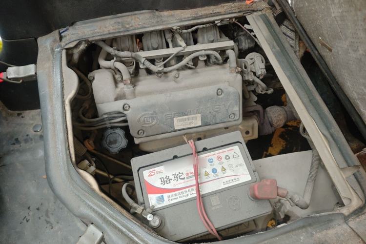 Used Wuling Rongguang 2011 1.2L Base Version Engine Bay Right