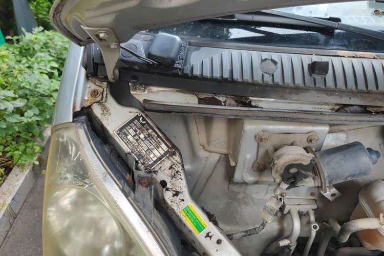 Used Wuling Rongguang 2011 1.2L Base Version Engine Bay Right