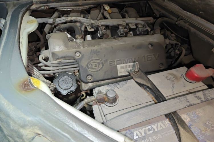 Used Wuling Rongguang 2011 1.2L Base Version Engine Bay Right