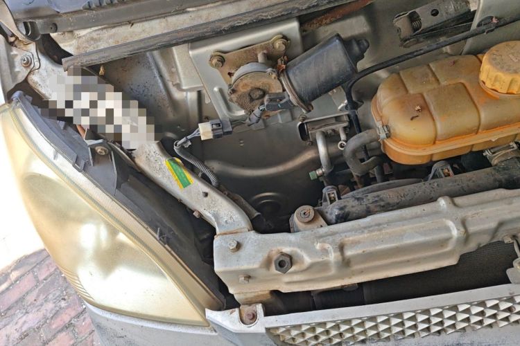 Used Wuling Rongguang  Engine Bay Right
