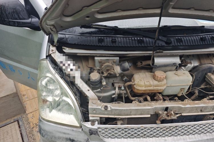 Used Wuling Rongguang 2011 1.2L Base Version Engine Bay Right
