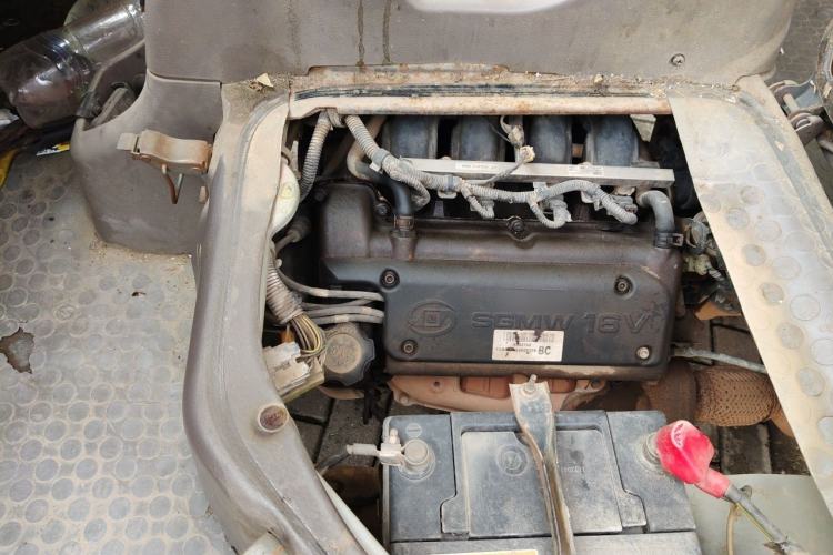 Used Wuling Rongguang 2011 1.2L Comfort Model Engine Bay Right