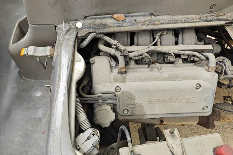 Used Wuling Rongguang 2011 1.2L Comfort Model Engine Bay Right