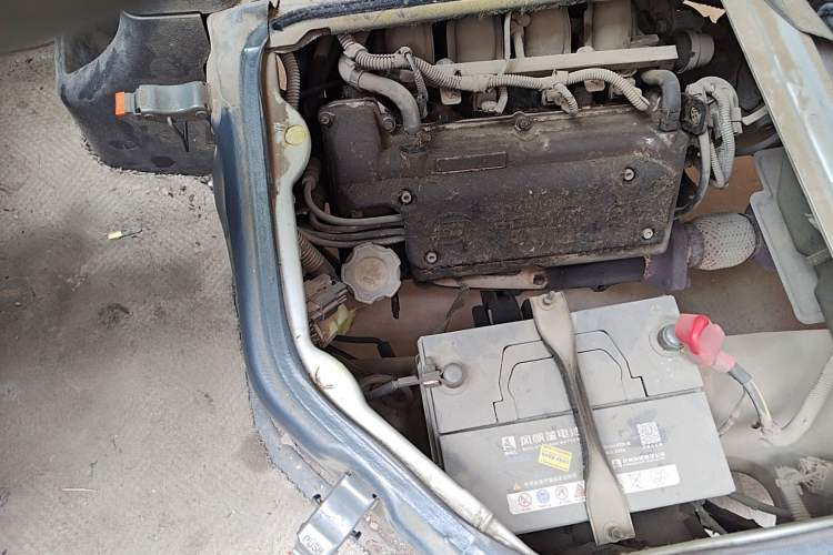 Used Wuling Rongguang 2011 1.2L Base Version Engine Bay Right
