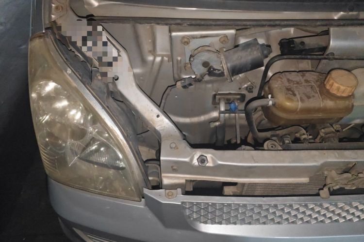 Used Wuling Rongguang 2011 1.2L Base Version Engine Bay Right