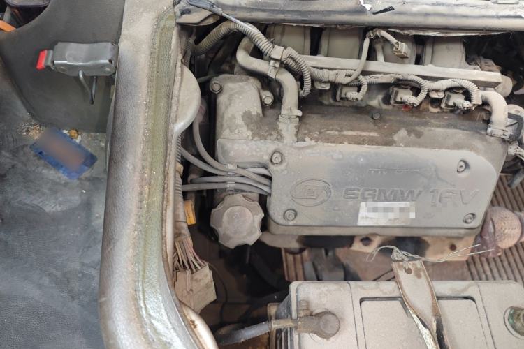 Used Wuling Rongguang 2011 1.2L Standard Version Engine Bay Right