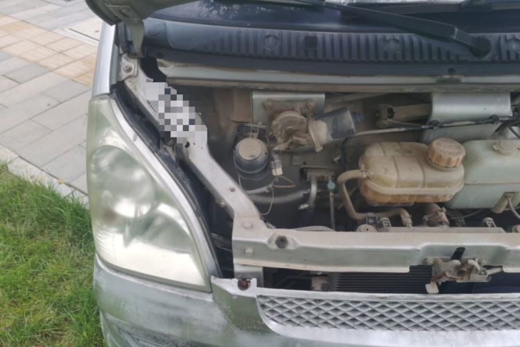 Used Wuling Rongguang 2011 1.2L Base Version Engine Bay Right