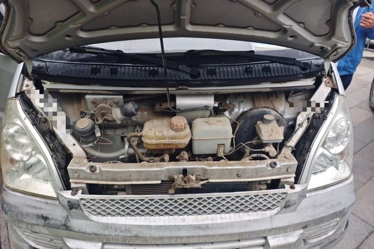 Used Wuling Rongguang 2011 1.2L Base Version Engine Bay