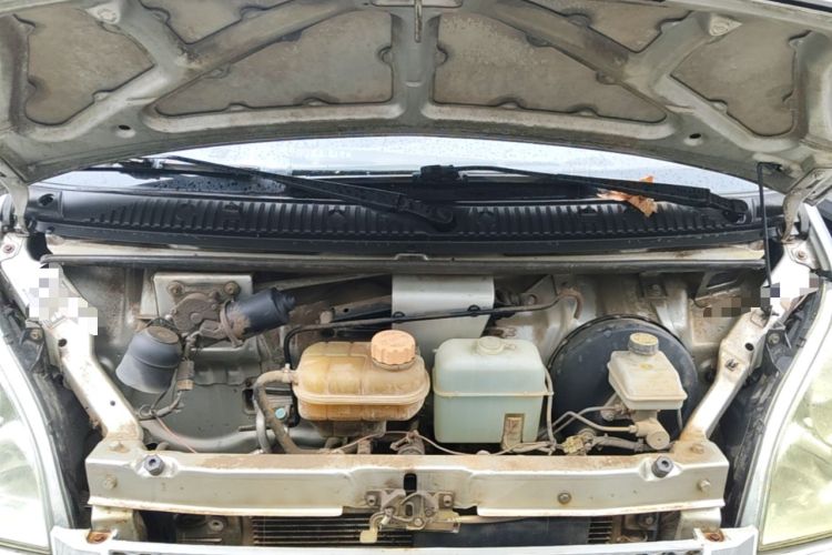 Used Wuling Rongguang 2011 1.2L Base Version Engine Bay