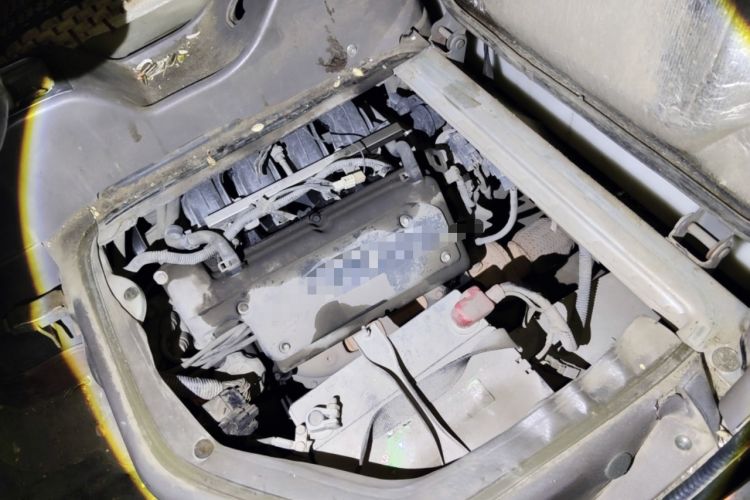 Used Wuling Rongguang 2011 1.2L Standard Version Engine Bay