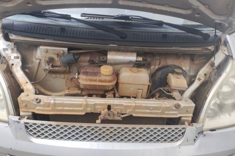 Used Wuling Rongguang 2011 1.2L Standard Version Engine Bay