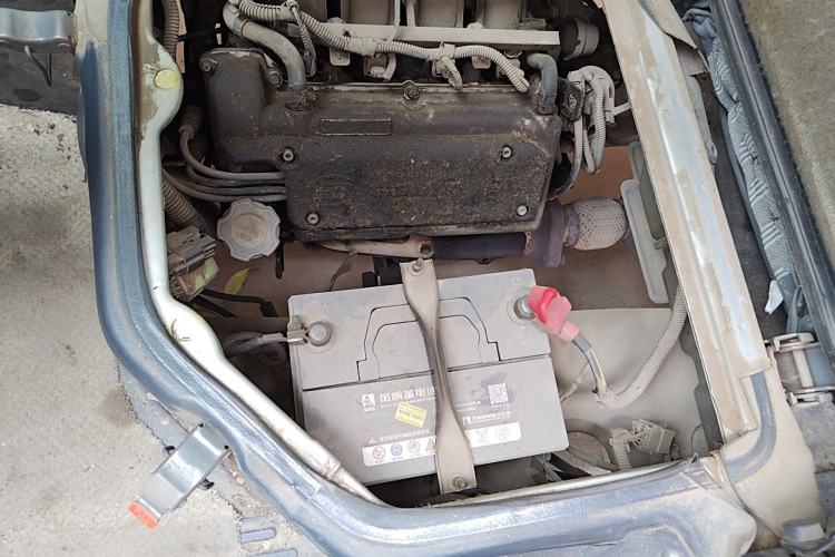 Used Wuling Rongguang 2011 1.2L Base Version Engine Bay