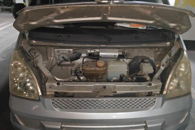 Used Wuling Rongguang 2011 1.2L Base Version Engine Bay