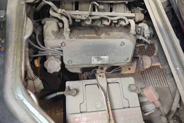 Used Wuling Rongguang 2011 1.2L Standard Version Engine Bay