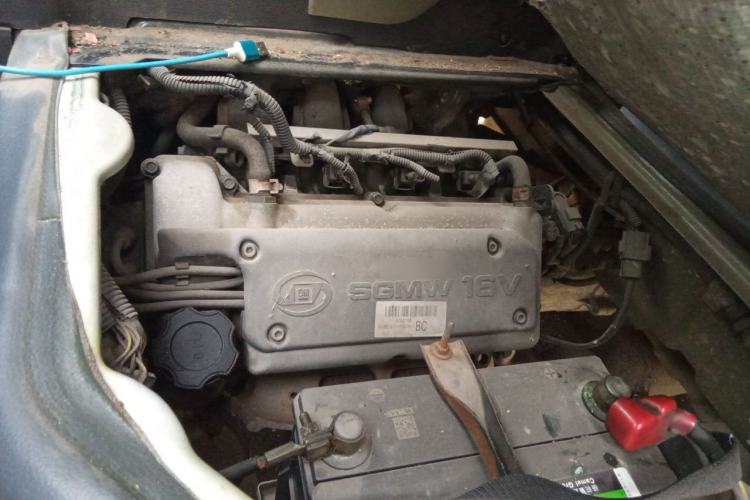 Used Wuling Rongguang 2011 1.2L Base Version Engine Bay
