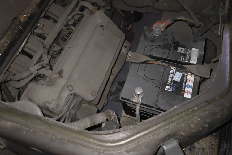 Used Wuling Rongguang 2011 1.2L Base Version Engine Bay