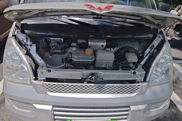 Used Wuling Rongguang 2011 1.2L Base Version Engine Bay