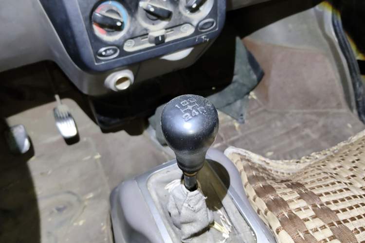 Used Wuling Rongguang 2011 1.2L Standard Version Gear Lever
