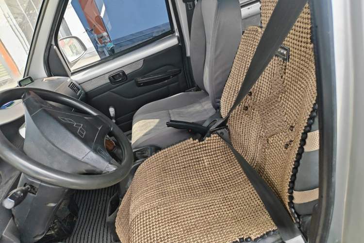 Used Wuling Rongguang 2011 1.2L Base Version Left Front Seat