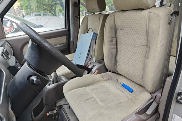 Used Wuling Rongguang 2011 1.2L Comfort Model Left Front Seat