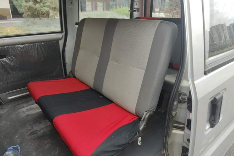 Used Wuling Rongguang 2011 1.2L Base Version Left Rear Seat