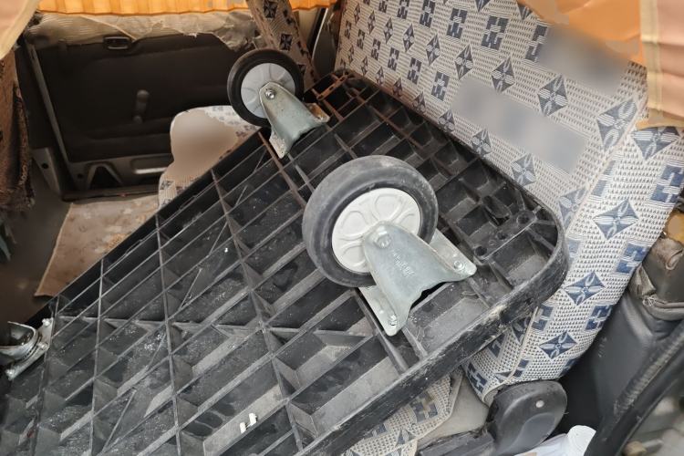 Used Wuling Rongguang 2011 1.2L Base Version Left Rear Seat