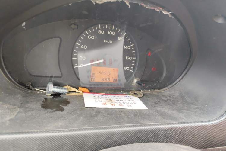 Used Wuling Rongguang 2011 1.2L Base Version Odometer Close Up