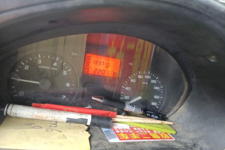 Used Wuling Rongguang 2011 1.2L Base Version Odometer Close Up