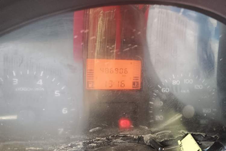 Used Wuling Rongguang 2011 1.2L Base Version Odometer Close Up