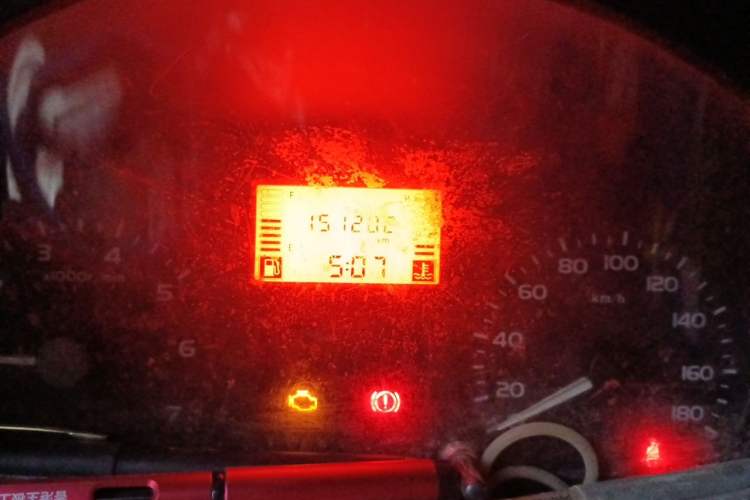 Used Wuling Rongguang 2011 1.2L Base Version Odometer Close Up