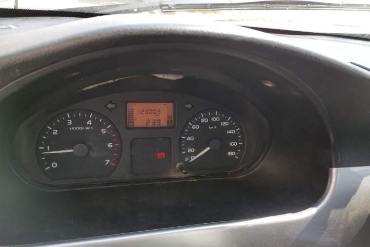 Used Wuling Rongguang 2011 1.2L Standard Version Odometer Close Up