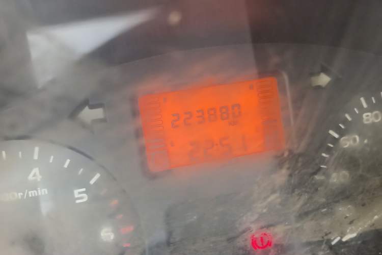 Used Wuling Rongguang 2011 1.2L Standard Version Odometer Close Up