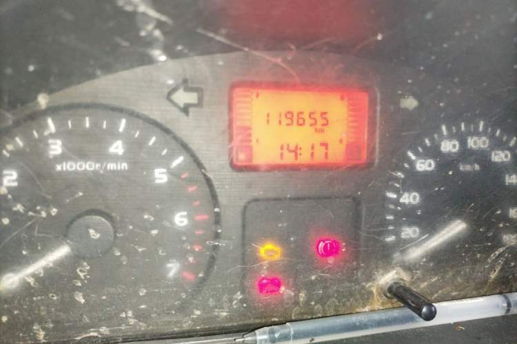 Used Wuling Rongguang 2011 1.2L Base Version Odometer Close Up