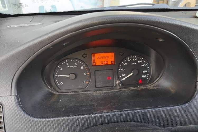Used Wuling Rongguang 2011 1.2L Base Version Odometer Close Up
