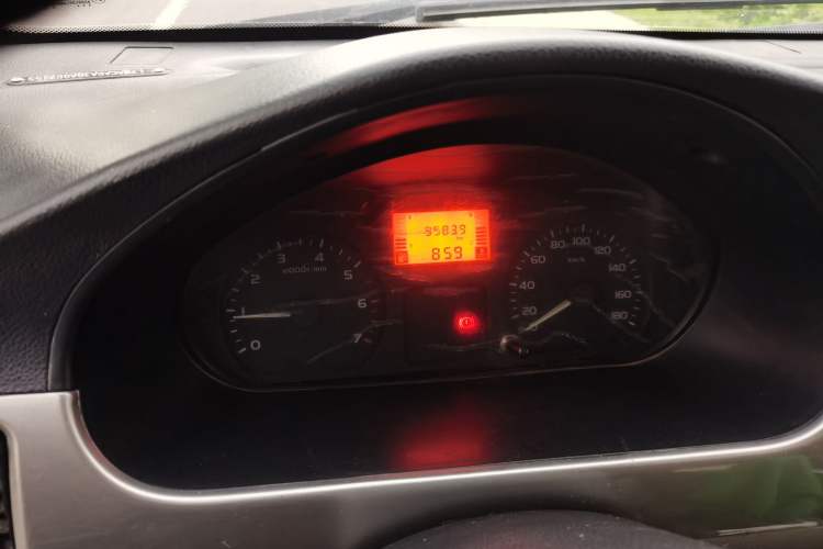 Used Wuling Rongguang 2011 1.2L Base Version Odometer Close Up