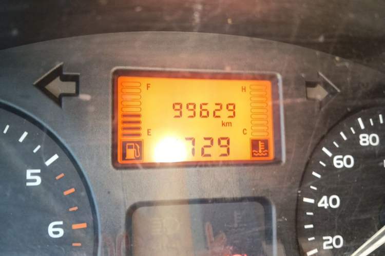 Used Wuling Rongguang 2011 1.2L Base Version Odometer Close Up