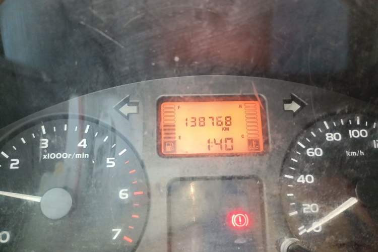 Used Wuling Rongguang 2011 1.2L Base Version Odometer Close Up