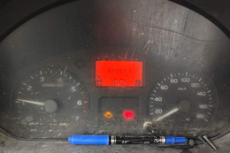 Used Wuling Rongguang 2011 1.2L Base Version Odometer Close Up
