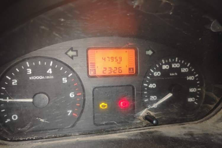 Used Wuling Rongguang 2011 1.2L Base Version Odometer Close Up