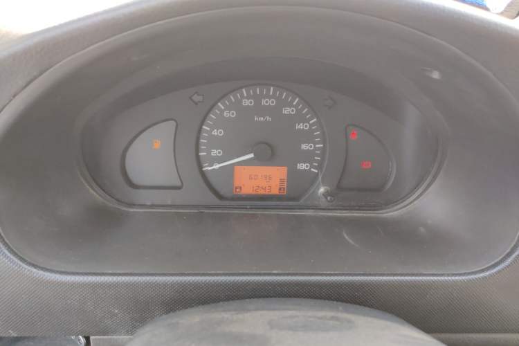 Used Wuling Rongguang 2011 1.2L Base Version Odometer Close Up