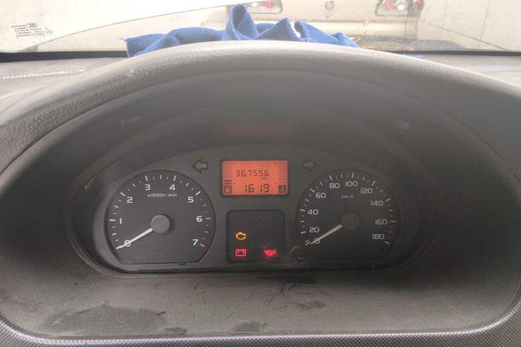 Used Wuling Rongguang 2011 1.2L Base Version Odometer Close Up