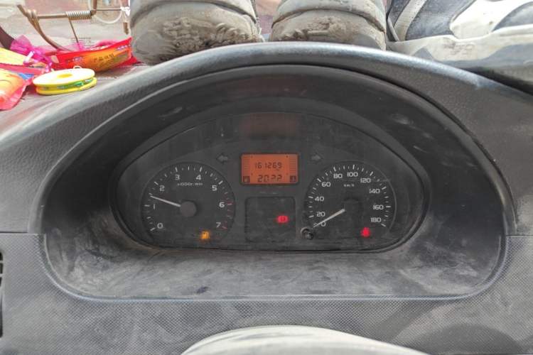 Used Wuling Rongguang 2011 1.2L Base Version Odometer Close Up