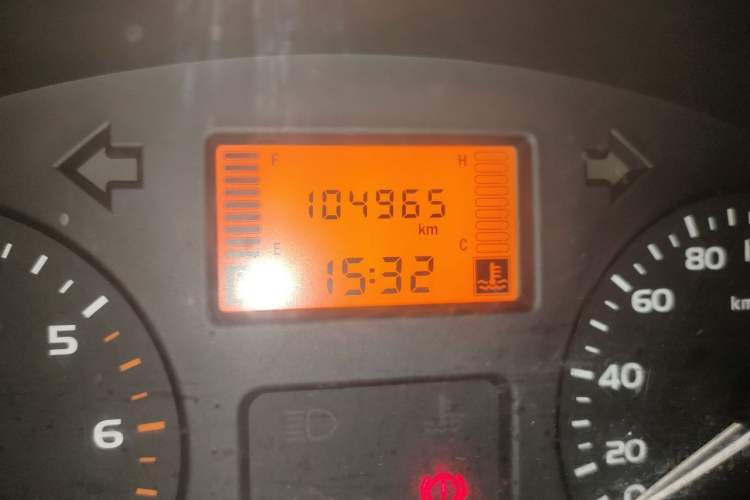 Used Wuling Rongguang 2011 1.2L Base Version Odometer Close Up