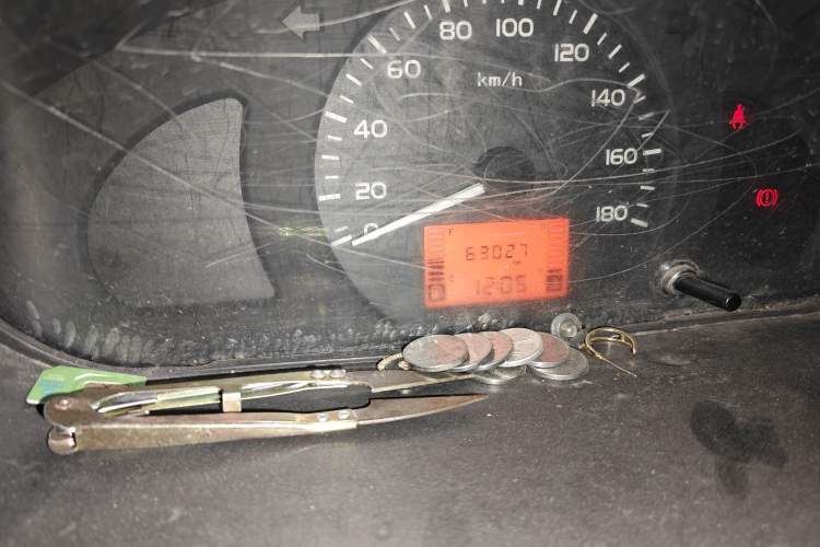 Used Wuling Rongguang 2011 1.2L Base Version Odometer Close Up