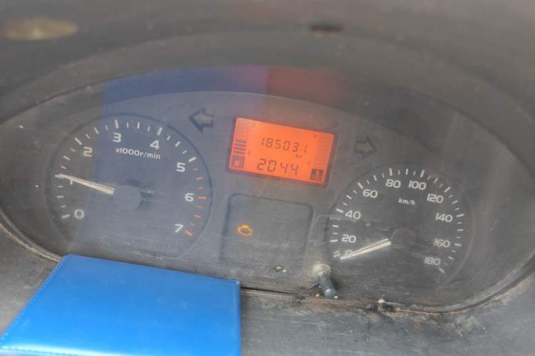 Used Wuling Rongguang 2011 1.2L Base Version Odometer Close Up