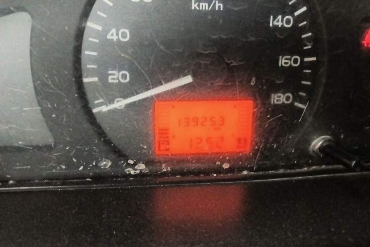 Used Wuling Rongguang 2011 1.2L Base Version Odometer Close Up