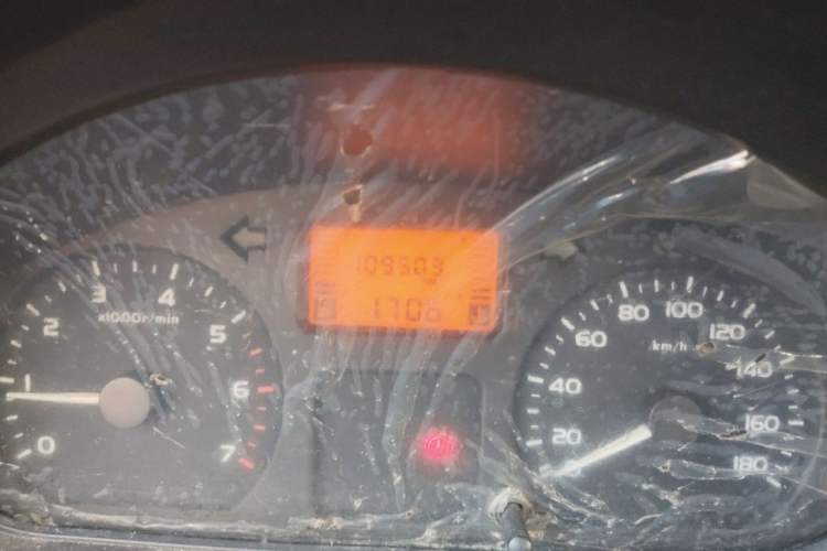 Used Wuling Rongguang 2011 1.2L Base Version Odometer Close Up